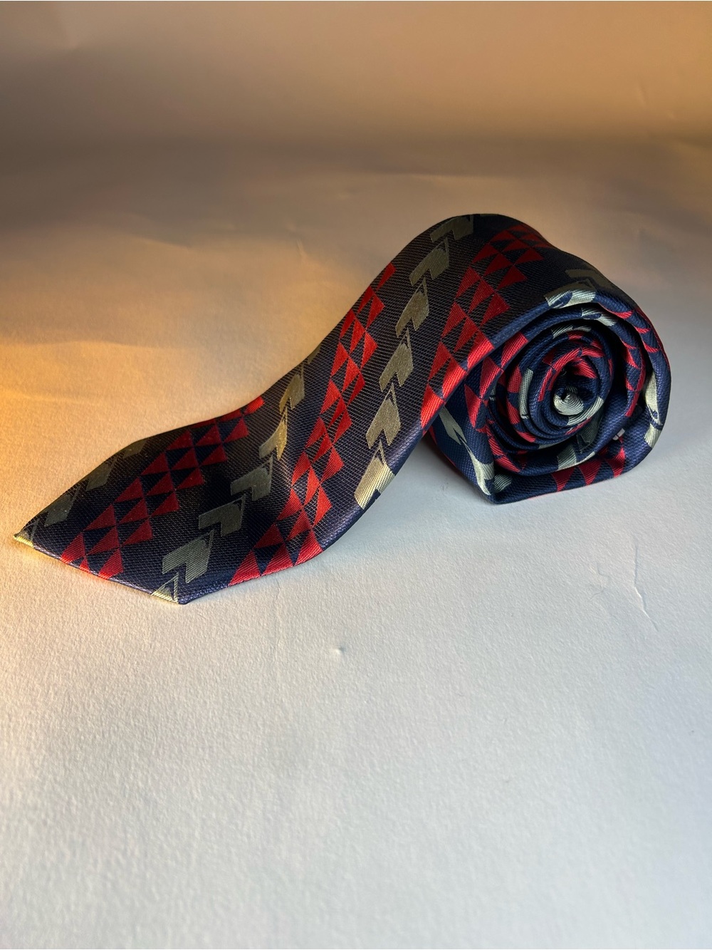 Classic Navy Red Geometric Silk Tie - Unbranded